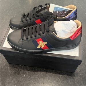 Gucci Men's Black Sneakers with Red and Blue Stripes